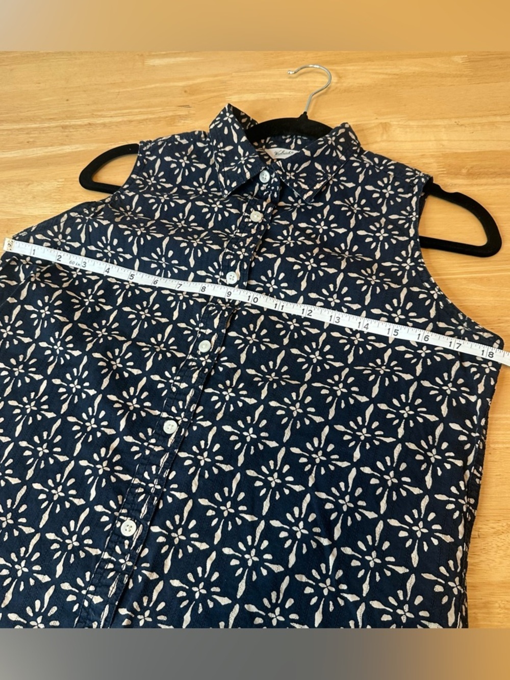 Woolrich Women’s Navy Blue Button Up Collar Sleeveless Tank Top Size S Small - Picture 4 of 9